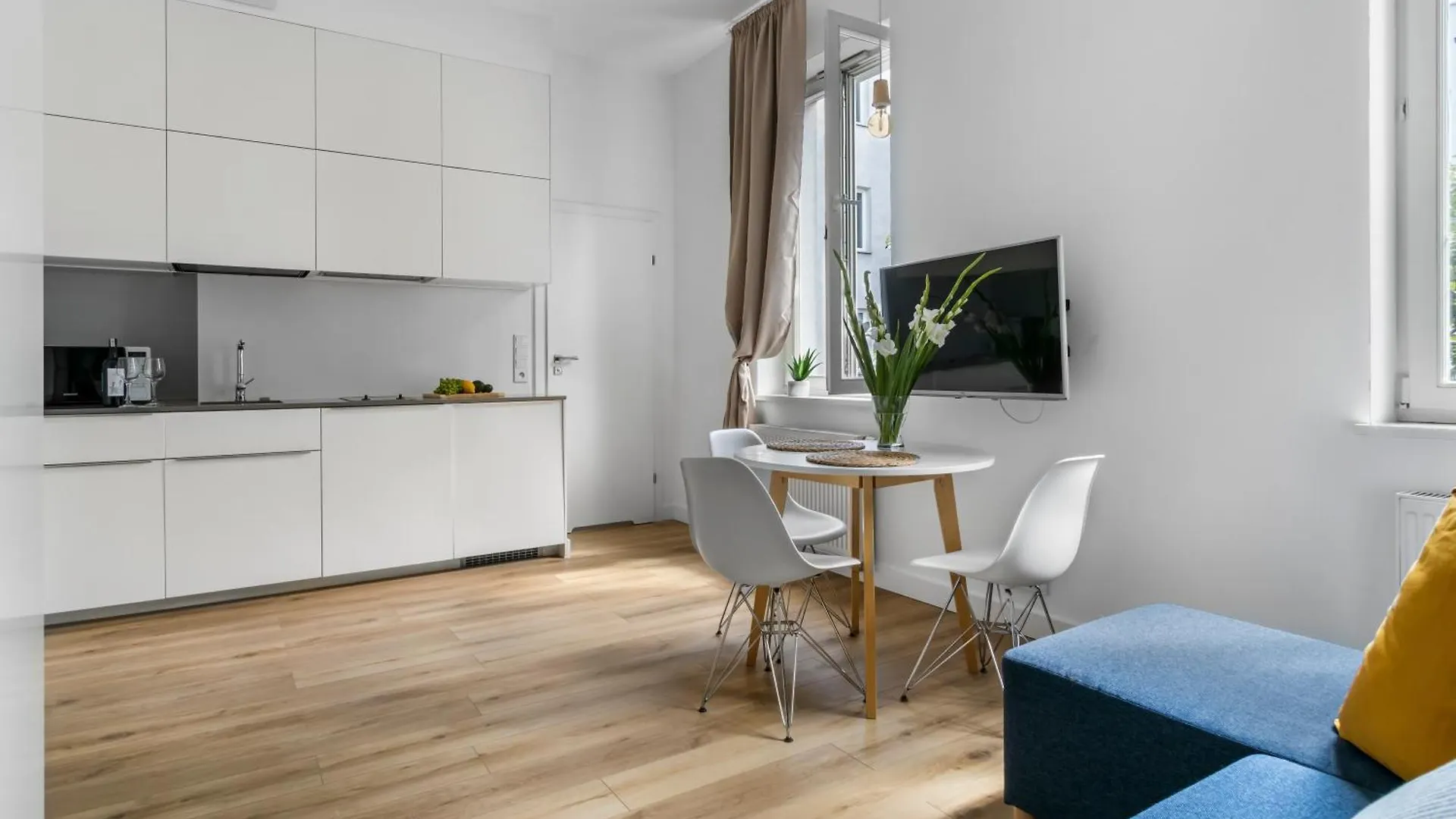 Kawalerka Przy Dworcu Centralnym Varsóvia Apartamento